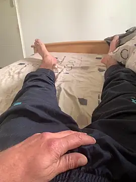 mika13113 online show from April 12, 2026, 3:48 pm