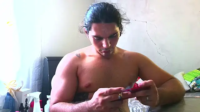 KlausVonReinhertz online show from October 9, 2025, 8:20 pm