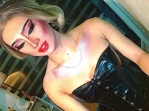 Snapshot of Queen_yasii_88 chatting on June 7, 2026, 1:27 pm Queen yasii 88 online show from June 7, 2026, 1:27 pm