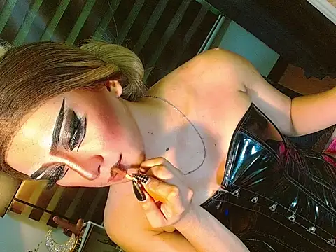 Snapshot of Queen_yasii_88 chatting on June 19, 2026, 1:39 pm Queen yasii 88 online show from June 19, 2026, 1:39 pm