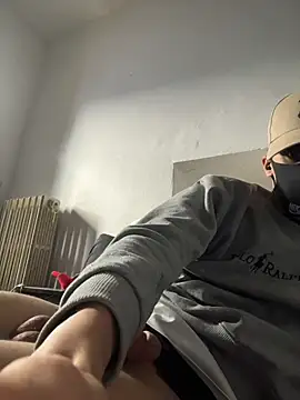 Snapshot of Jounes99 chatting on October 26, 2025, 2:28 pm Jounes99 online show from October 26, 2025, 2:28 pm