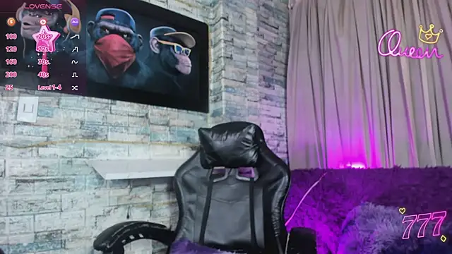 Snapshot of Zamara_Kleii chatting on August 8, 2026, 11:12 pm Zamara Kleii online show from August 8, 2026, 11:12 pm