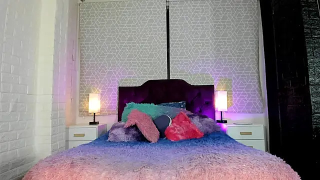 Zamara Kleii online show from October 3, 2025, 3:30 am