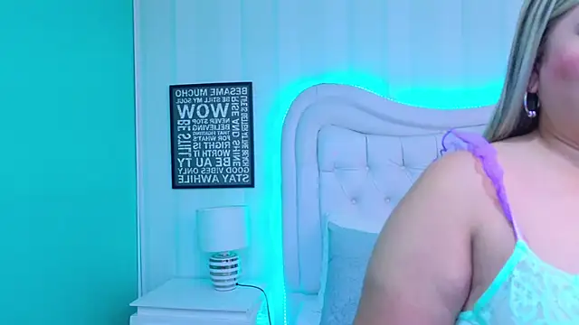 KiimBrooks online show from October 11, 2025, 11:00 am