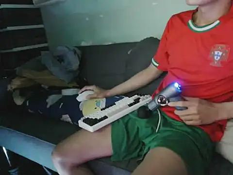 boyhigh1997 online show from November 5, 2025, 6:11 pm