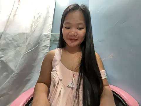 Snapshot of princess_janine chatting on April 2, 2026, 6:09 am princess janine online show from April 2, 2026, 6:09 am