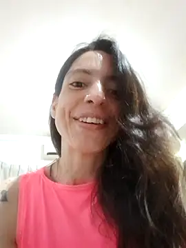 chicalunar24 online show from November 13, 2025, 8:40 am