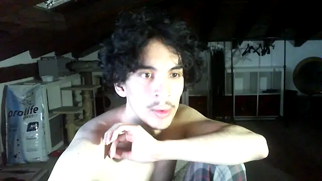 juandipietroz1 online show from March 25, 2026, 6:29 pm