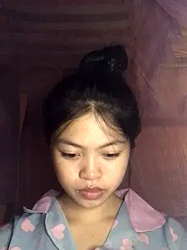 Thy00   online show from October 8, 2025, 3:46 pm