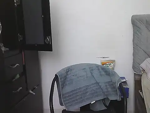 Snapshot of morenocabro10 chatting on February 13, 2026, 3:28 am morenocabro10 online show from February 13, 2026, 3:28 am