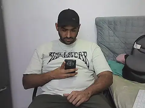 Snapshot of morenocabro10 chatting on February 12, 2026, 1:38 am morenocabro10 online show from February 12, 2026, 1:38 am