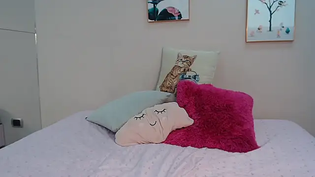 Snapshot of zooombee chatting on March 19, 2026, 7:36 pm zooombee online show from March 19, 2026, 7:36 pm