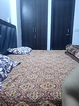 sweetpj online show from September 29, 2025, 1:50 pm