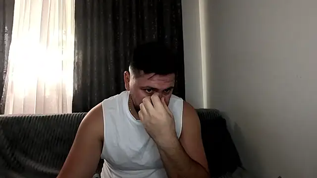 Gold Alpha Boy online show from November 3, 2025, 10:08 am