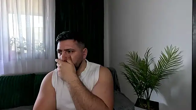 Gold Alpha Boy online show from May 4, 2026, 1:36 pm