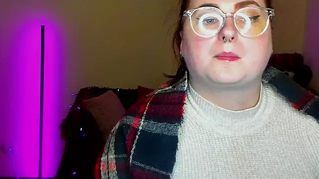 Alicia love00 online show from April 23, 2026, 12:29 pm