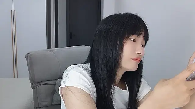 Snapshot of Lisa-3333 chatting on June 18, 2026, 2:55 pm Lisa-3333 online show from June 18, 2026, 2:55 pm