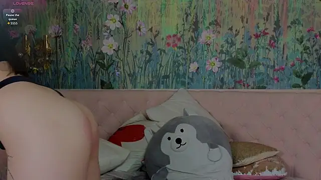 Snapshot of IvoryWood_ chatting on March 16, 2026, 5:05 pm IvoryWood online show from March 16, 2026, 5:05 pm