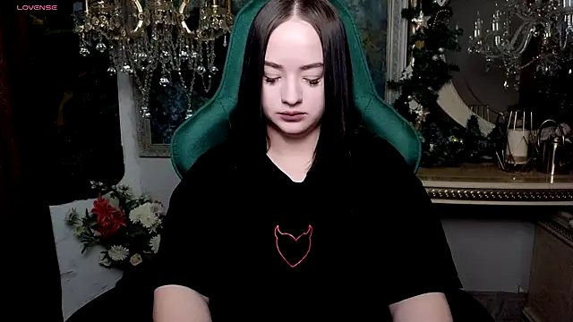 LaraBenson  online show from December 17, 2025, 10:31 am