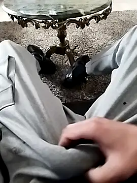 idhem   31 online show from February 19, 2026, 1:19 pm