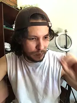 Snapshot of Luxx_14 chatting on October 22, 2025, 7:57 pm Luxx 14 online show from October 22, 2025, 7:57 pm