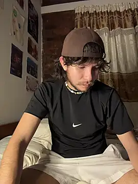 Snapshot of Luxx_14 chatting on October 3, 2025, 12:47 am Luxx 14 online show from October 3, 2025, 12:47 am