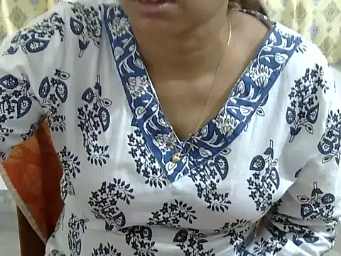 Snapshot of CHAMELI4747 chatting on July 7, 2026, 9:13 am CHAMELI4747 online show from July 7, 2026, 9:13 am