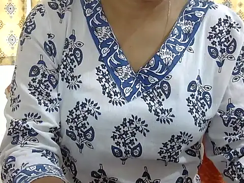 Snapshot of CHAMELI4747 chatting on July 12, 2026, 6:14 am CHAMELI4747 online show from July 12, 2026, 6:14 am
