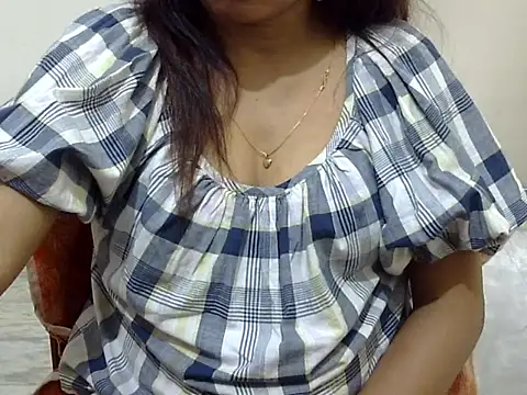 Snapshot of CHAMELI4747 chatting on July 21, 2026, 10:27 am CHAMELI4747 online show from July 21, 2026, 10:27 am