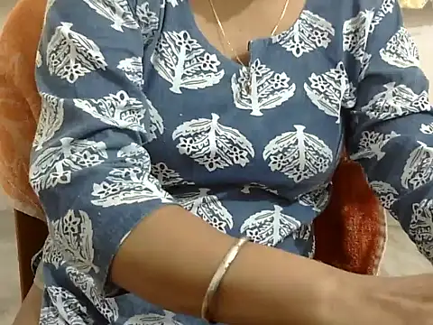 CHAMELI4747 online show from June 9, 2026, 8:26 am