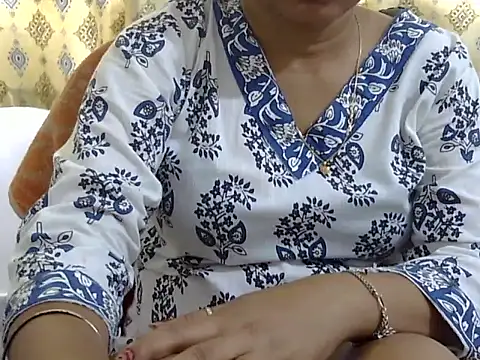 Snapshot of CHAMELI4747 chatting on June 28, 2026, 8:53 am CHAMELI4747 online show from June 28, 2026, 8:53 am