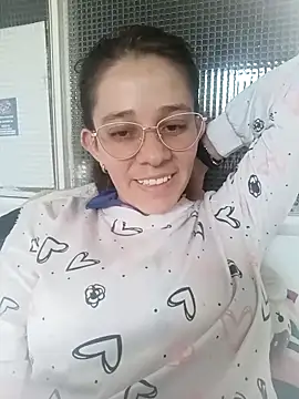 Isabella5 Brown  online show from October 8, 2025, 9:15 pm