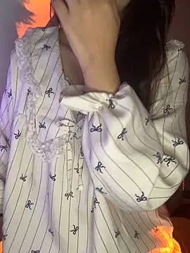 Tinasx56 online show from September 21, 2025, 9:42 pm