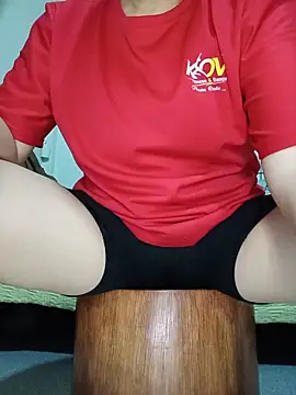 Snapshot of love_sex_05 chatting on June 10, 2026, 4:24 am love sex 05 online show from June 10, 2026, 4:24 am
