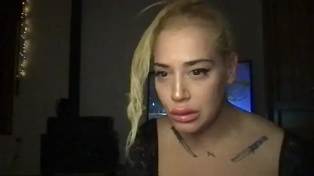 Snapshot of hacheacca chatting on January 10, 2026, 10:38 pm hacheacca online show from January 10, 2026, 10:38 pm