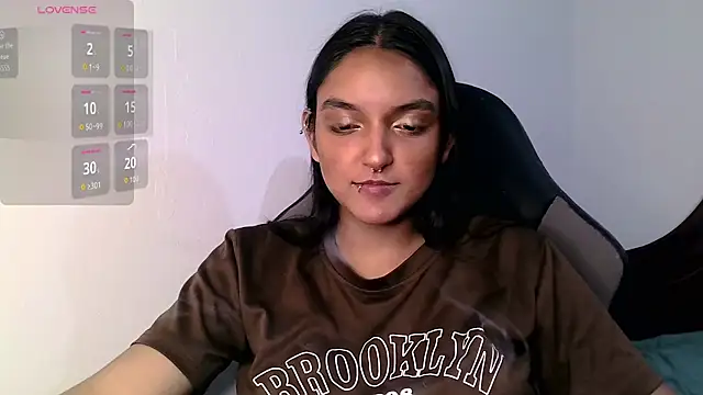 Snapshot of Ari_20_ chatting on October 5, 2025, 3:19 am Ari 20 online show from October 5, 2025, 3:19 am