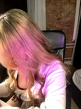 Chloe Ravens online show from September 27, 2025, 8:04 pm