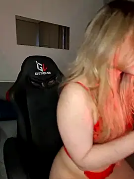 Snapshot of Chloe_Ravens chatting on February 14, 2026, 11:54 am Chloe Ravens online show from February 14, 2026, 11:54 am