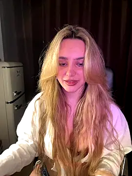 Chloe Ravens online show from October 3, 2025, 8:10 pm