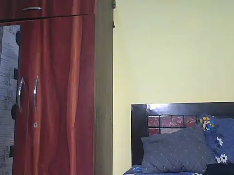 mickle james online show from October 24, 2025, 2:49 pm