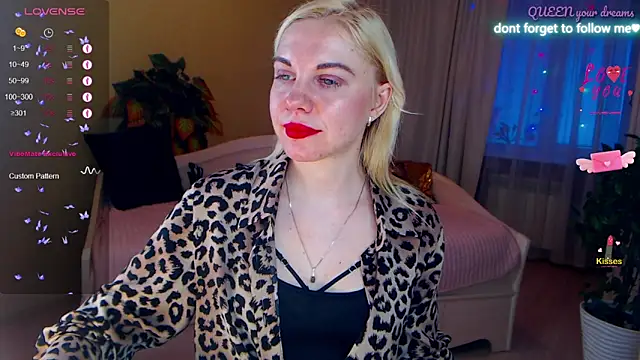 LiSinDoll online show from March 9, 2026, 1:53 am