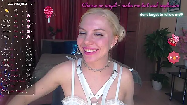 LiSinDoll online show from September 23, 2025, 4:30 am