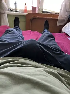 Snapshot of Cruel00 chatting on February 21, 2026, 12:29 pm Cruel00 online show from February 21, 2026, 12:29 pm