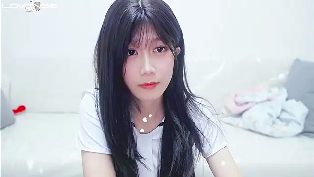 Rabbitlittlefool online show from October 28, 2025, 5:12 pm