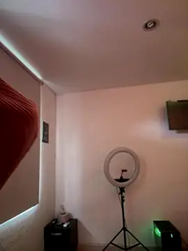 Natalia vidal online show from September 20, 2025, 1:27 pm