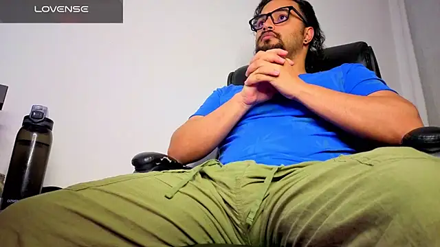 Snapshot of Ernesto-Rodriguez82 chatting on March 10, 2026, 2:04 am Ernesto-Rodriguez82 online show from March 10, 2026, 2:04 am