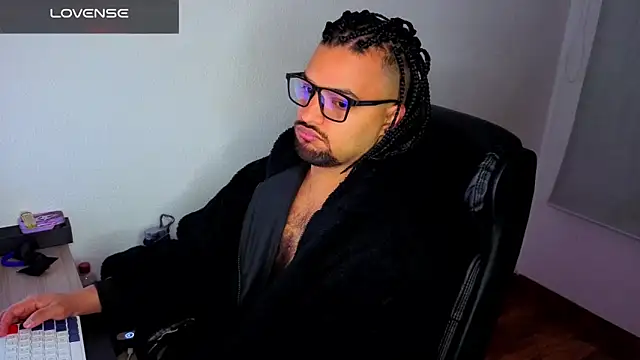 Snapshot of Ernesto-Rodriguez82 chatting on March 21, 2026, 5:08 am Ernesto-Rodriguez82 online show from March 21, 2026, 5:08 am