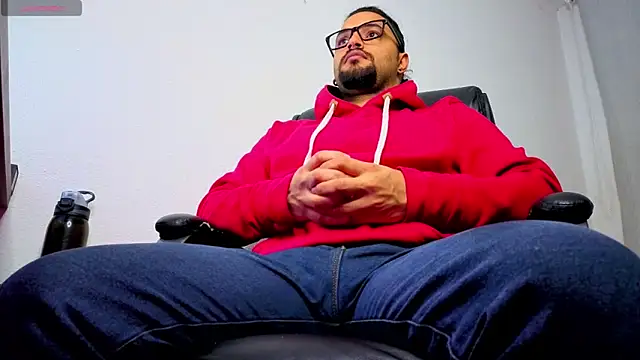 Snapshot of Ernesto-Rodriguez82 chatting on February 25, 2026, 2:12 am Ernesto-Rodriguez82 online show from February 25, 2026, 2:12 am