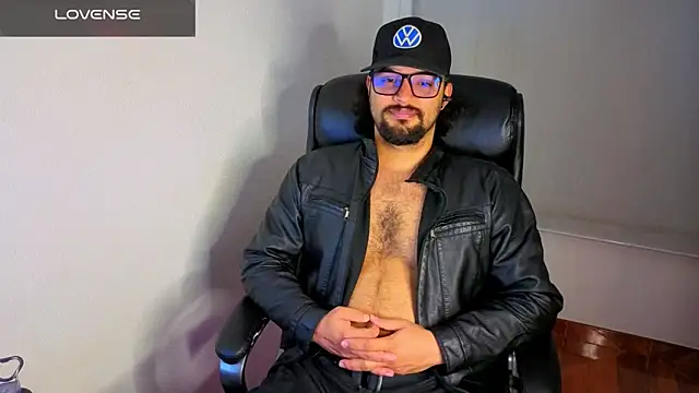 Snapshot of Ernesto-Rodriguez82 chatting on March 13, 2026, 4:39 am Ernesto-Rodriguez82 online show from March 13, 2026, 4:39 am