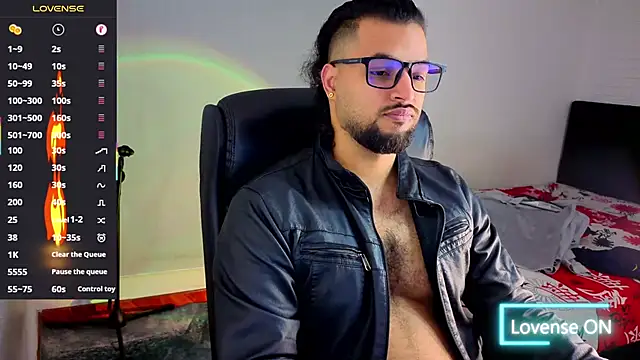 Ernesto-Rodriguez82 online show from October 24, 2025, 10:47 am